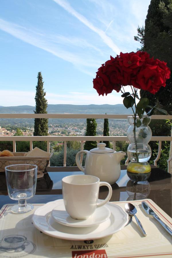 Aux Deux Cedres Bed & Breakfast Le Beausset